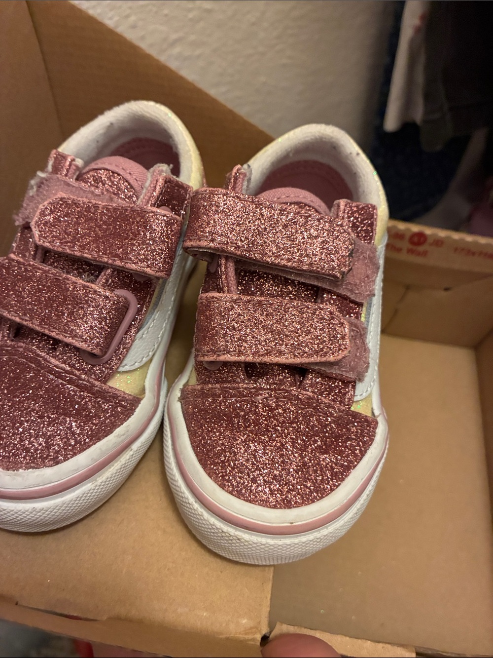 Vans Kids Glitter Velcro Sneakers in Rose